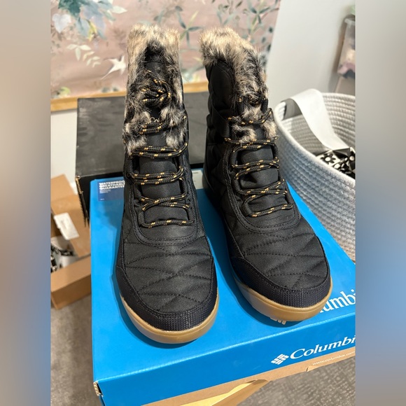 Columbia Women's Minx Shorty IV winter boots NEW - Picture 2 of 4
